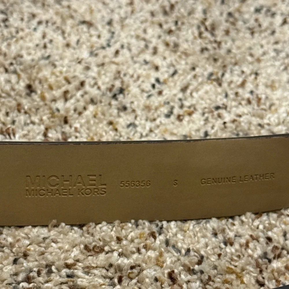 MICHAEL Michael Kors Women’s White Textured Leather Belt Large Silver MK Logo S